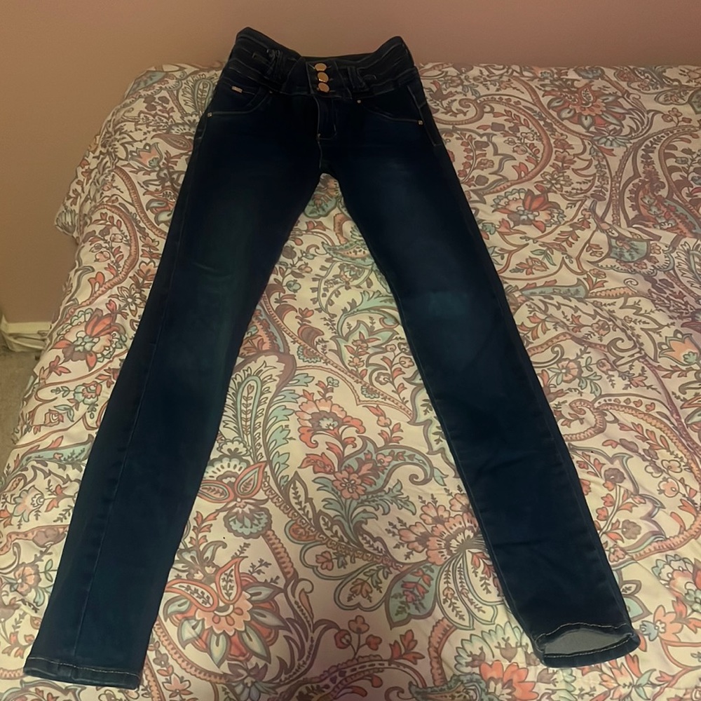 Hola a todos estoy vendiendo estos pantalones de mujer colombianos casi nuevos